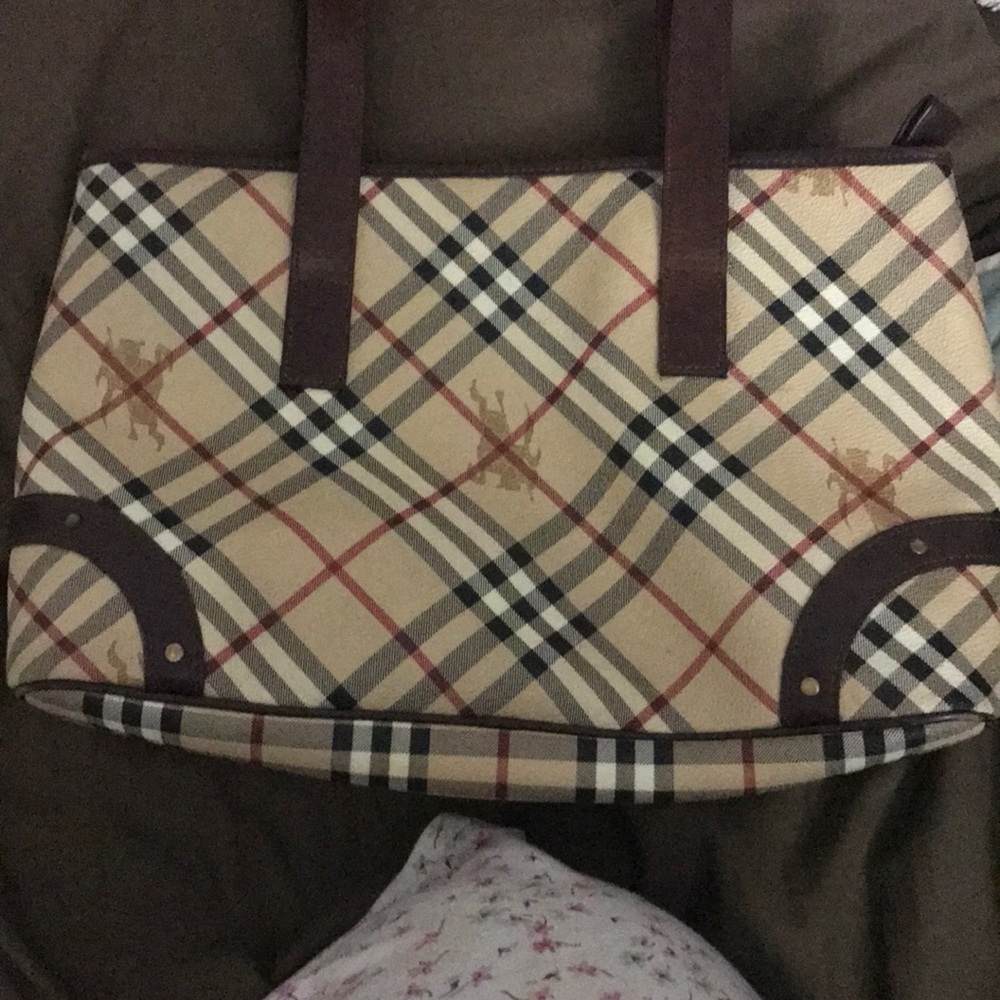 Burberry purse